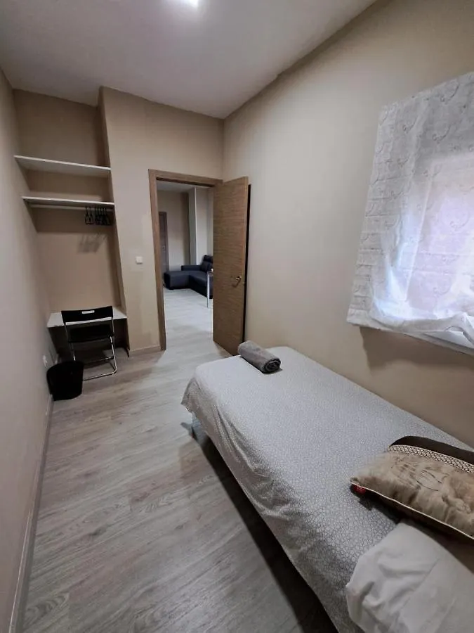 Meridiana Sant Andreu 4 Bedrooms Barcelona 0*,